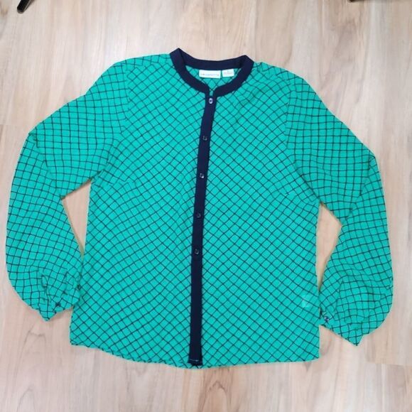 🔹️🔺️Liz Claiborne Green Windowpane Buttoned Long Sleeve Top Small - Picture 1 of 11